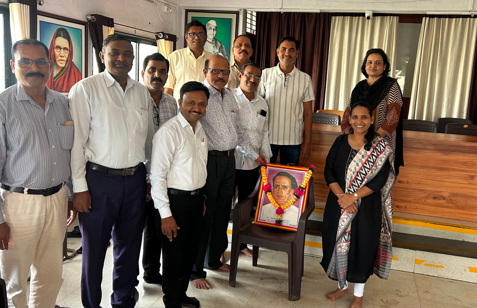 धनदाई महाविद्यालयात साहित्यरत्न अण्णाभाऊ साठे यांना जयंतीनिमित्त अभिवादन*