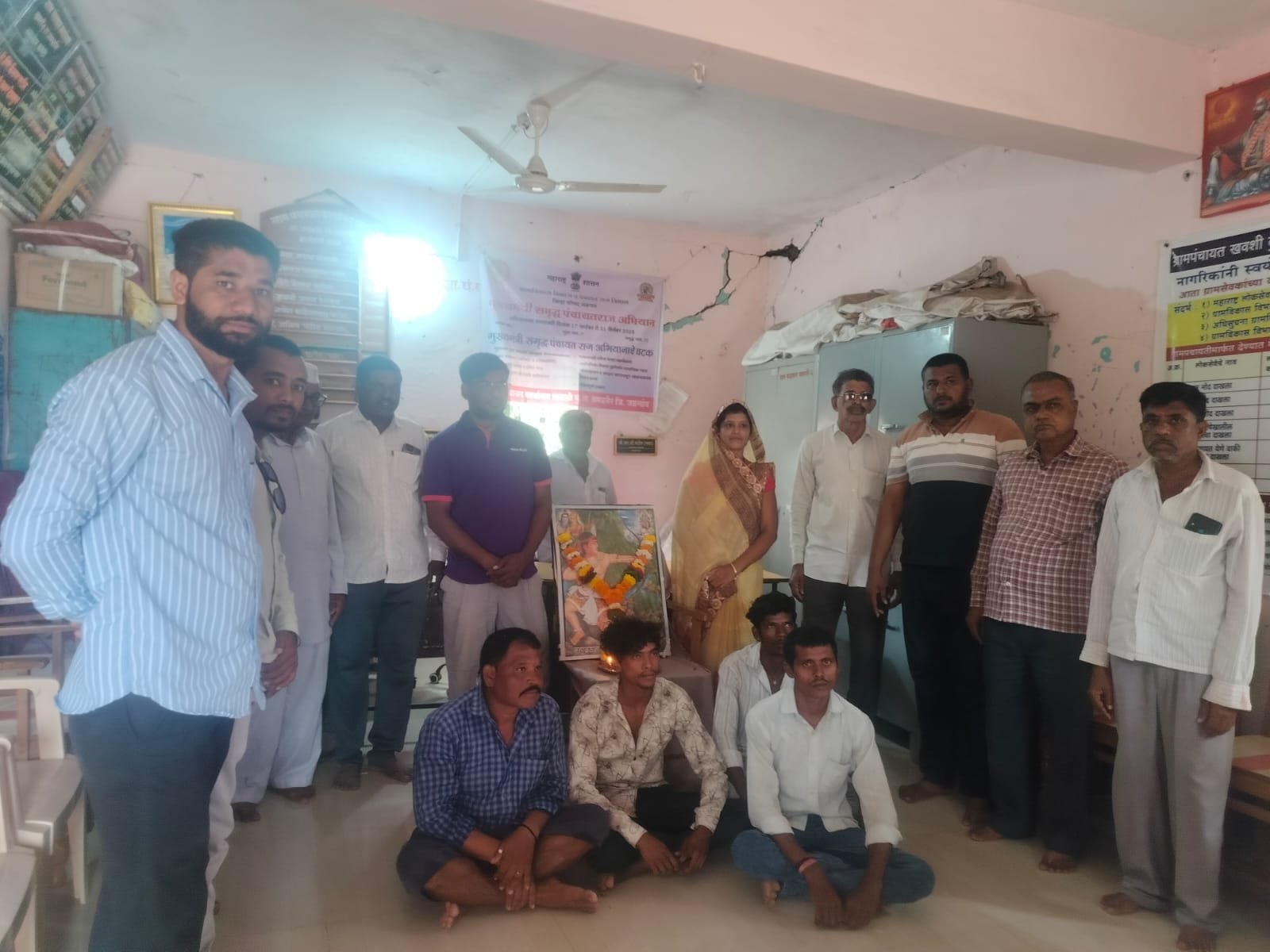 खवशी ग्रामपंचायत कार्यालयात जागतिक आदिवासी दिन उत्साहात साजरा.. , आदिवासी संस्कृती परंपरा आणि हक्कासाठी जगण्याचा संदेश…