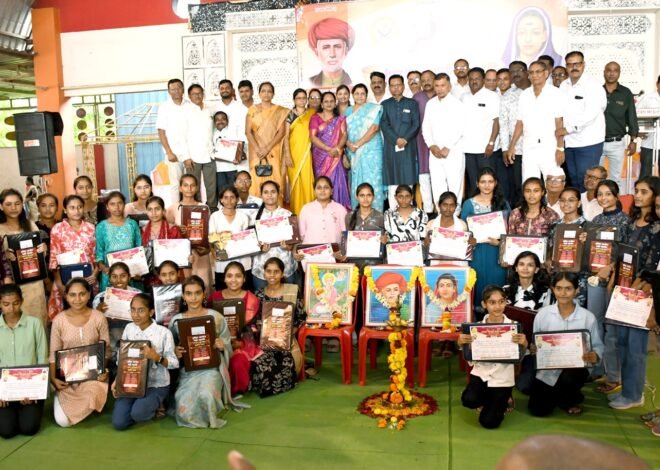 अखिल भारतीय माळी महासंघाच्या नियोजनातून ३०० विद्यार्थ्यांचा गुणगौरव , माळी समाजातील गुणवंत विद्यार्थ्यांना प्रोत्साहन देणारा स्तुत्य उपक्रम; पालकांसह विद्यार्थ्यांना मिळाली नव्या भरारीची प्रेरणा