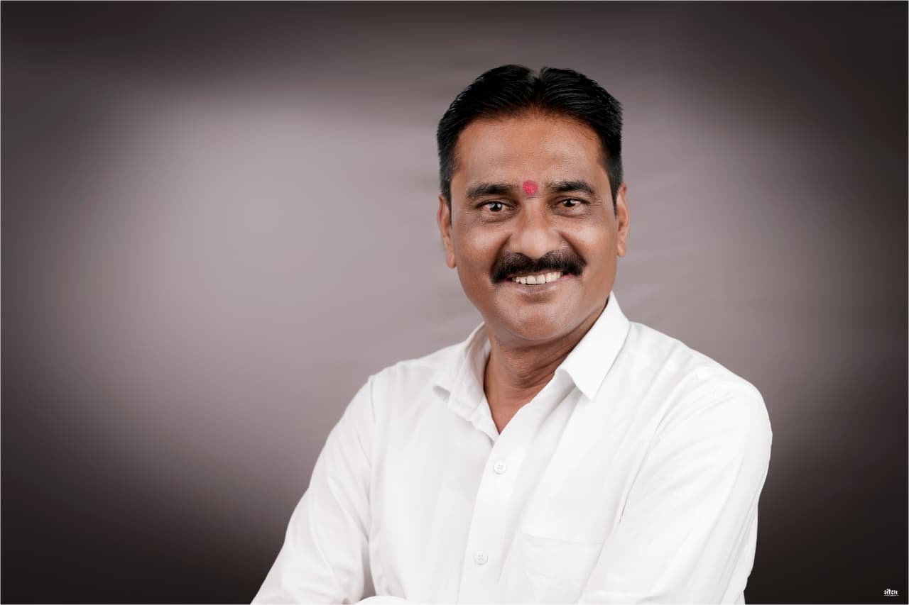 महापुरानंतर अमळनेरच्या जलवाहिनीचे काम अंतिम टप्प्यात! , नगराध्यक्ष डॉ. परिक्षित बाविस्करांसह नगरसेवकांची युद्धपातळीवर धावपळ; लवकरच शहराचा पाणीपुरवठा सुरळीत होणार