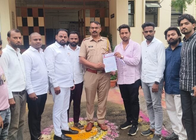 बजाज फायनान्सच्या कथित अरेरावी विरोधात शिवसेना–युवासेनेचे अमळनेर पोलीस ठाण्यात निवेदन