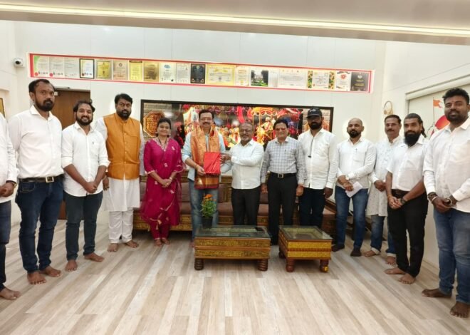 डॉ. डिगंबर महाले यांच्या राष्ट्रीय कार्याध्यक्षपदी निवडीचा सन्मान; AK फाउंडेशनतर्फे भावपूर्ण सत्कार,  सामाजिक, शैक्षणिक, धार्मिक व पत्रकारिता क्षेत्रातील कार्याचा गौरव; शाल, श्रीफळ, रोप व भेटवस्तू देऊन केला सन्मान