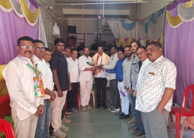 अमळनेरमध्ये काँग्रेसच्या संघटनाबांधणीला वेग; अनुसूचित जाती विभाग मजबूत करण्यावर भर , जिल्हाध्यक्षांच्या आदेशानुसार अनुसूचित जाती विभागाचे अध्यक्ष अ‍ॅड. अंकुश कटारे यांची तालुका काँग्रेस कमिटीला भेट; बूथनिहाय संघटनात्मक आढाव्यात महत्त्वपूर्ण चर्चा