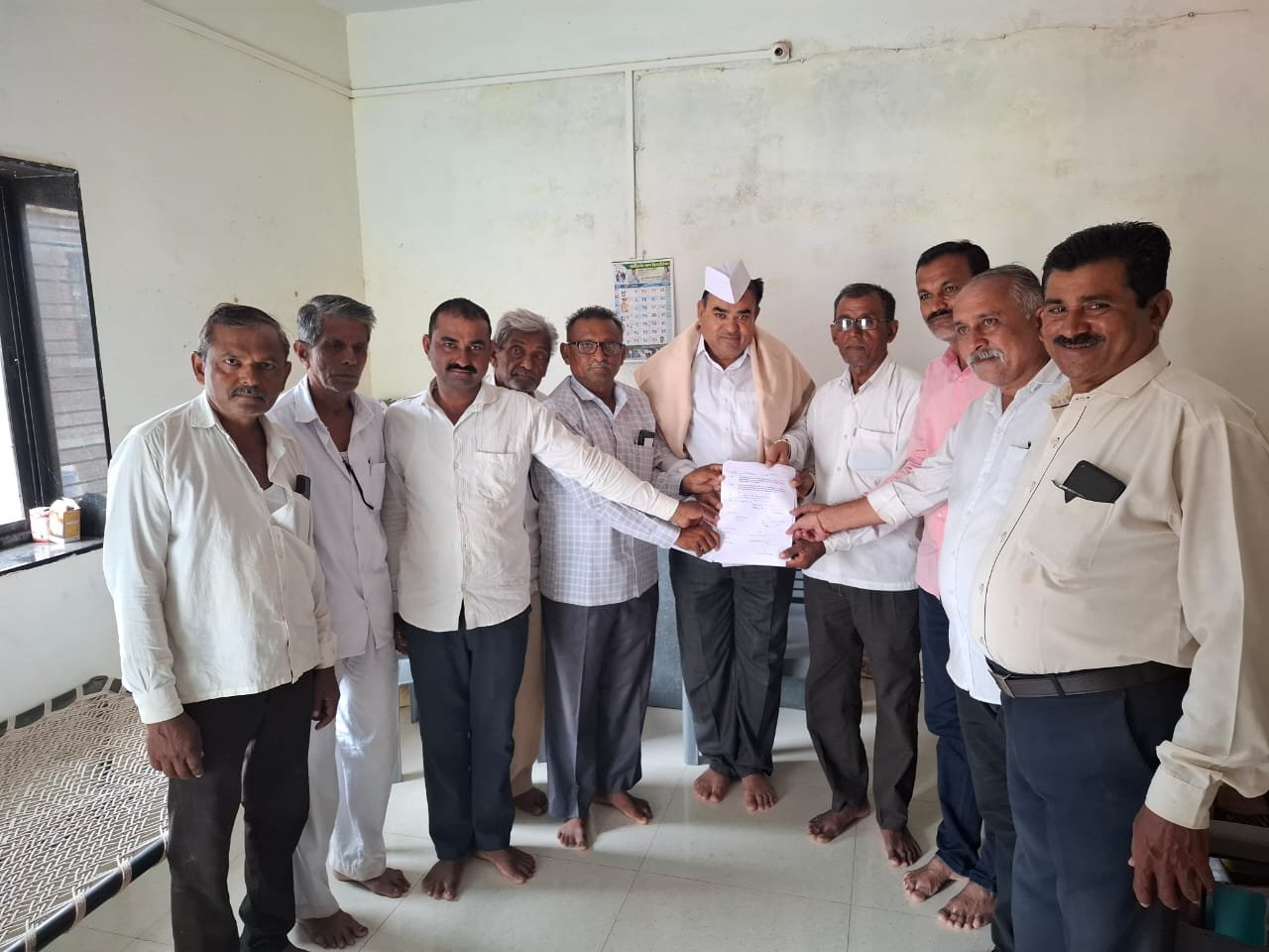 एकरुखीच्या विकासाला नवी दिशा; सुरेश पाटील यांचा जिल्हा बँकेसाठी बिनविरोध ठराव