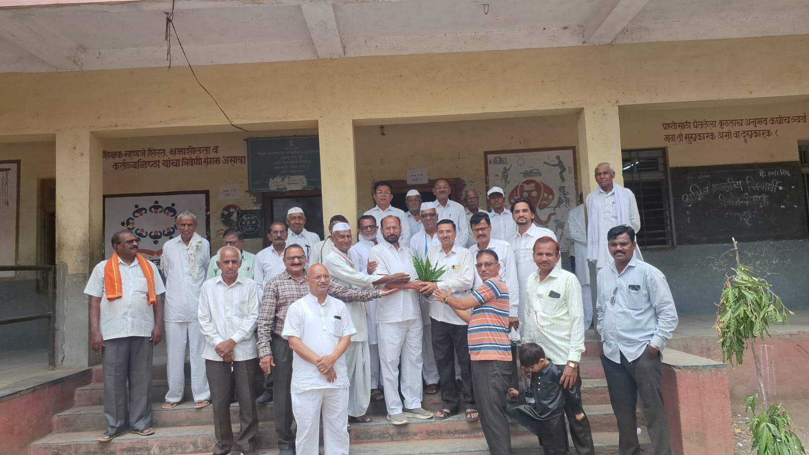 खरगे यांच्या कथित अपमानाचा अमळनेर काँग्रेसकडून निषेध , संघटन बळकटीकरणासह आगामी जि.प.-पं.स. निवडणुकांच्या तयारीवर मंथन