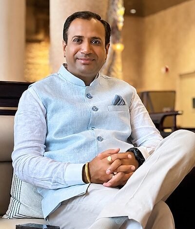 वाढदिवस विशेष… , अमळनेरच्या विकासासाठी ‘निकम मॉडेल’ची नवी दिशा! , उद्योजकतेतून राजकारणात प्रवेश; नगरसेवक ते उपनगराध्यक्ष असा वेगवान प्रवास — शहराच्या प्रश्नांवर थेट मैदानात उतरलेले प्रशांत निकम