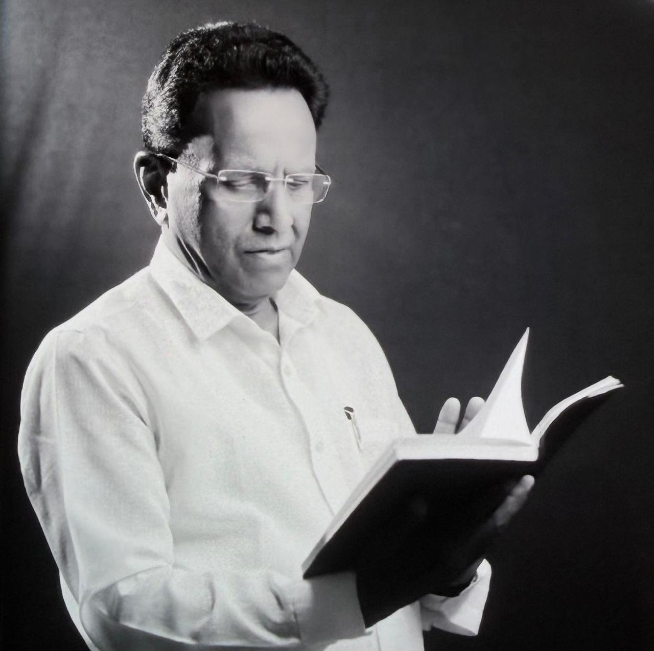 अभिष्टचिंतन : ज्ञान, समाजसेवा आणि विद्यार्थीहिताचा ध्यास जपणारे प्रा. अशोक पवार