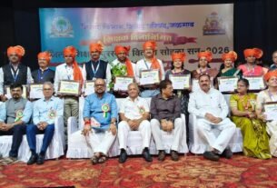 विद्यार्थ्यांच्या आयुष्याला दिशा देणारे ‘जीवनाचे दीपस्तंभ’ बनावे — पालकमंत्री गुलाबराव पाटील**,  १५ शिक्षकांना पालकमंत्री व मान्यवरांच्या हस्ते जिल्हा शिक्षक पुरस्कार प्रदान