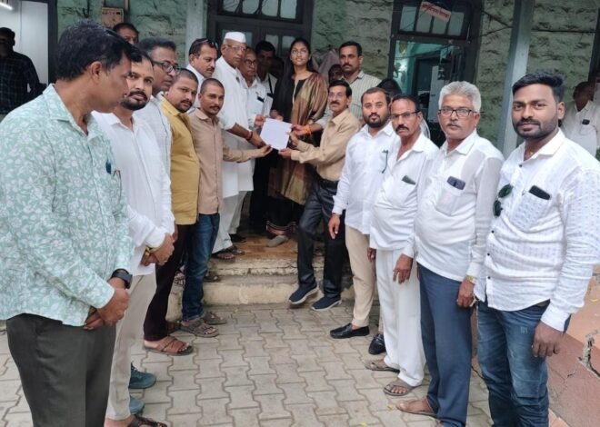 धनगर समाजाच्या चार प्रमुख मागण्यांसाठी अमळनेर तहसीलदारांना निवेदन , बन्सीलाल भागवत यांच्या नेतृत्वाखाली मुख्यमंत्री देवेंद्र फडणवीस यांच्या नावे निवेदन सादर