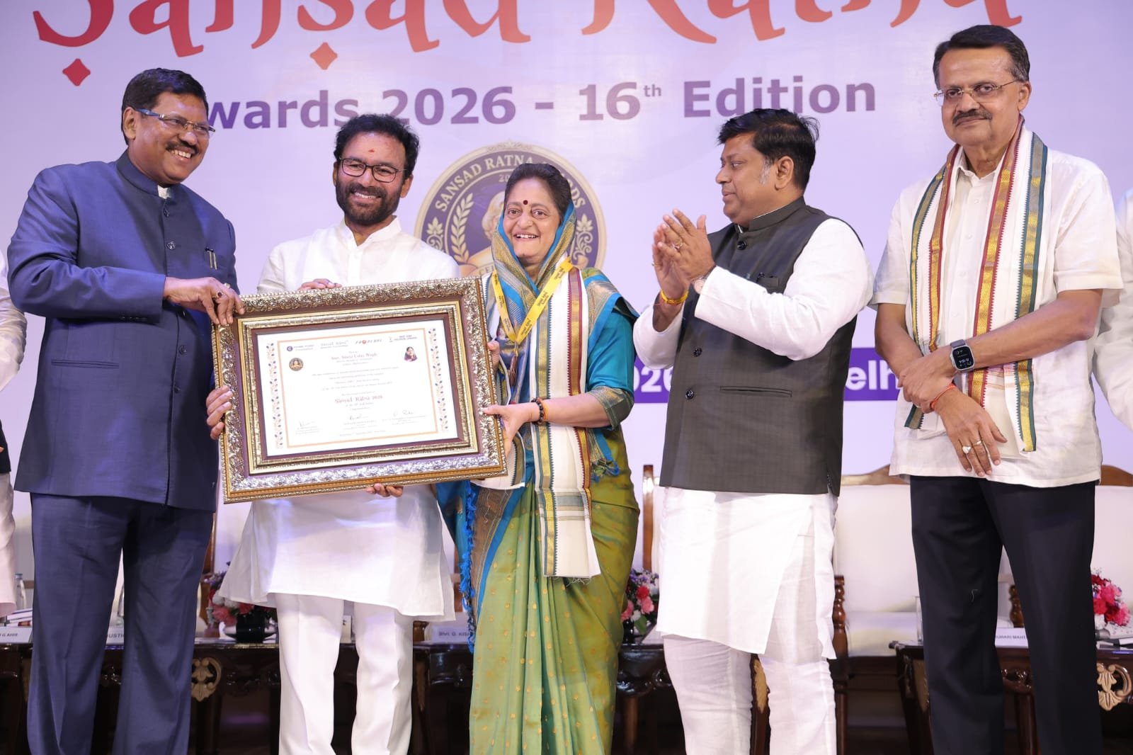 जळगावचा आवाज दिल्लीच्या दरबारात घुमला; स्मिता वाघ पुन्हा ‘संसद रत्न’,  संसदेतील प्रभावी कामगिरीची दखल; जळगावच्या खासदारांच्या शिरपेचात आणखी एक मानाचा तुरा
